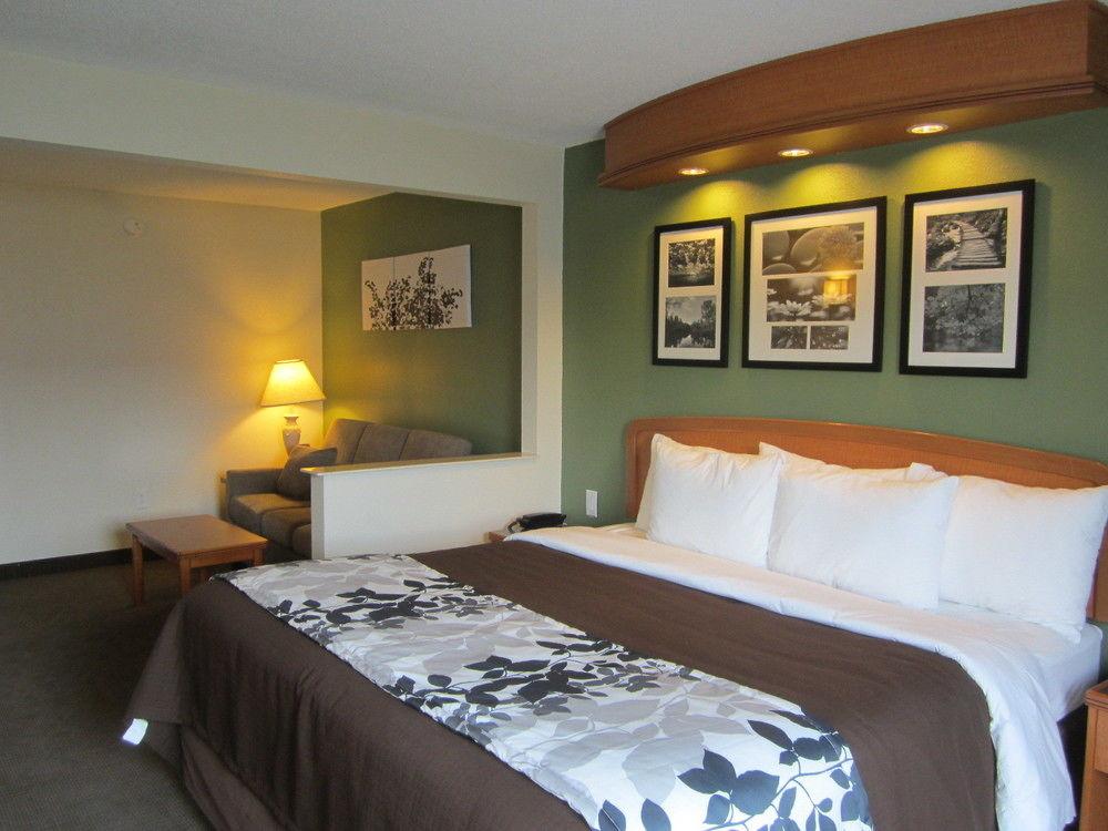 Clarion Pointe Albemarle Hotel Buitenkant foto