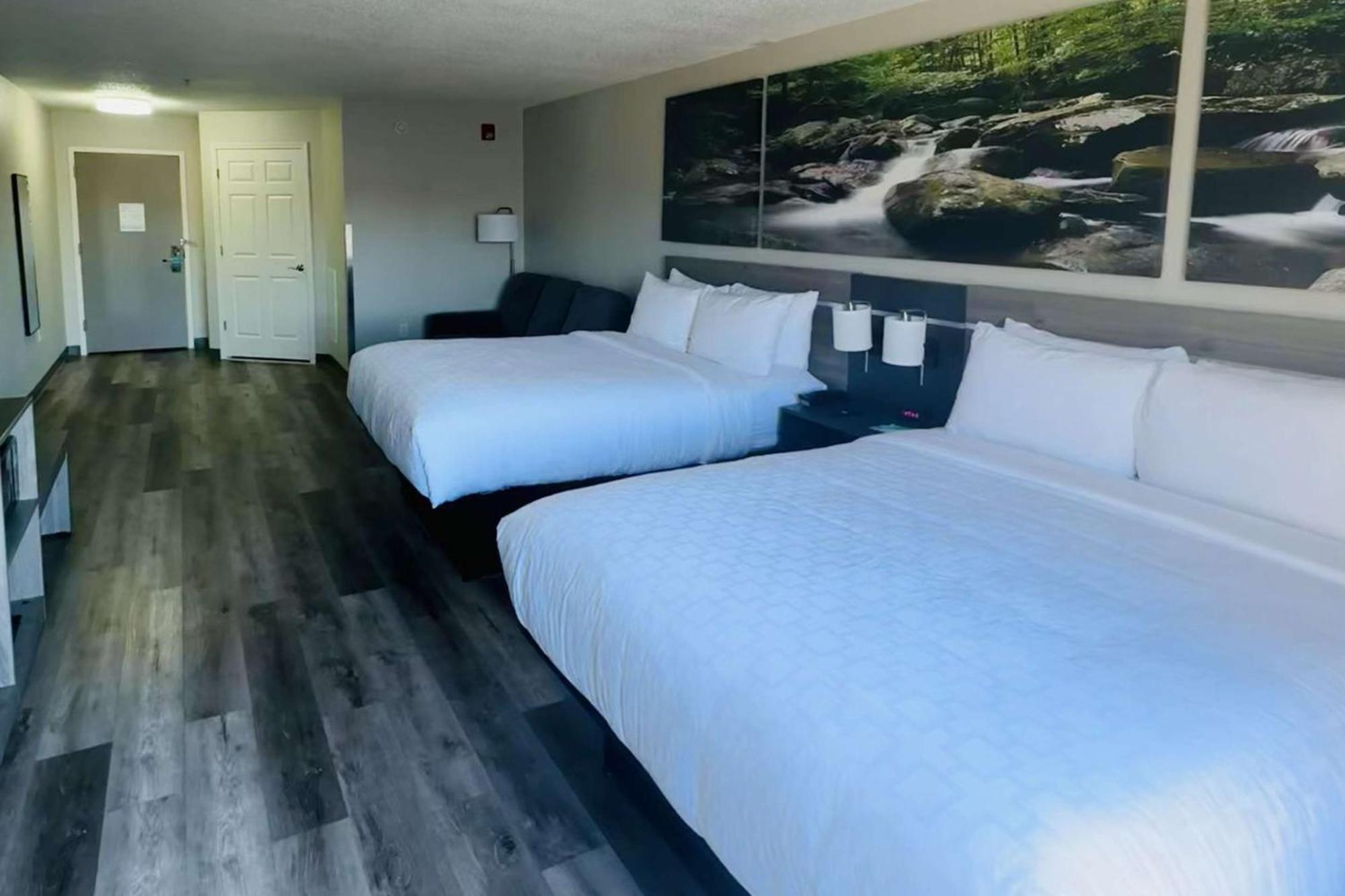 Clarion Pointe Albemarle Hotel Buitenkant foto