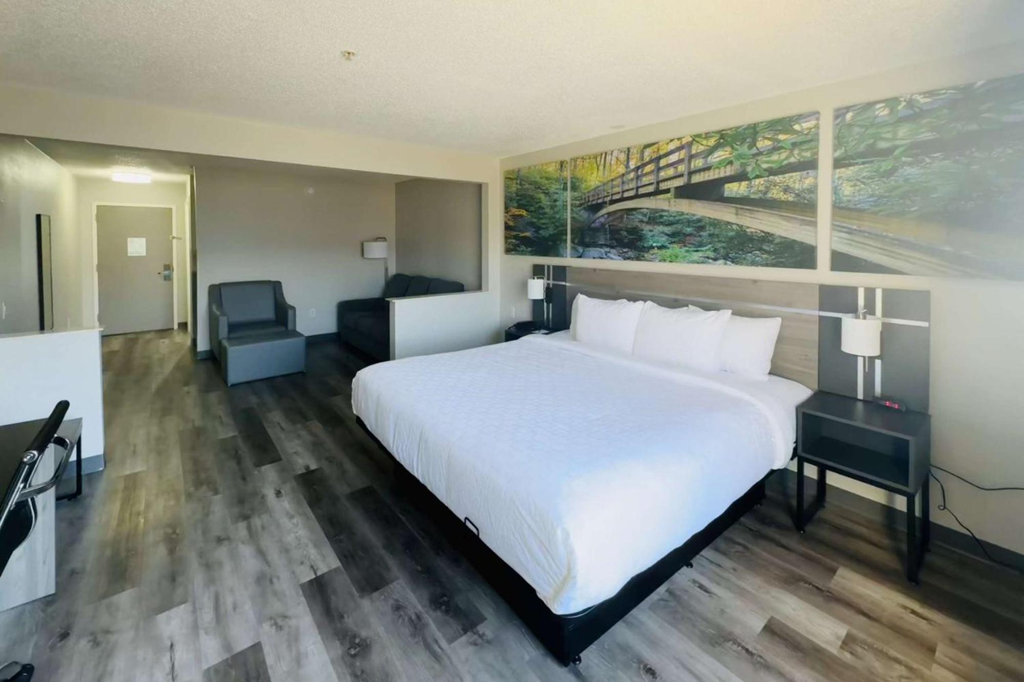 Clarion Pointe Albemarle Hotel Buitenkant foto