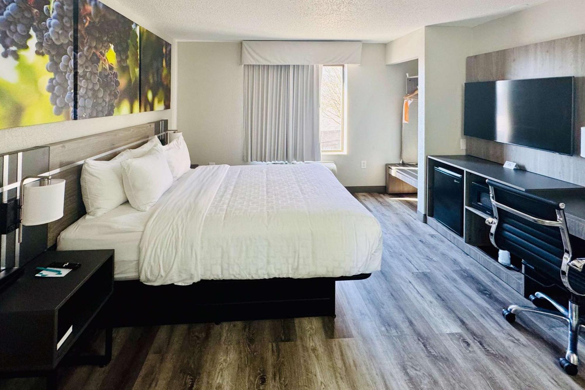 Clarion Pointe Albemarle Hotel Buitenkant foto