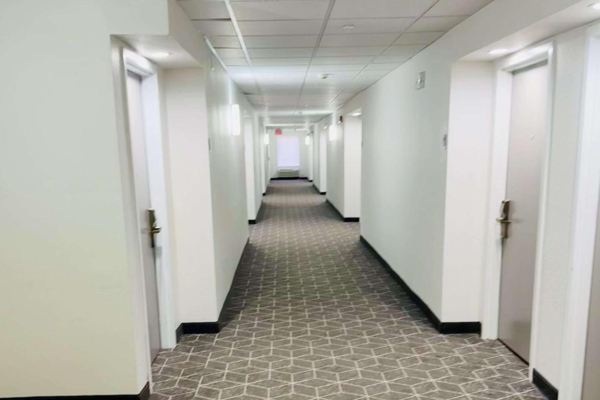 Clarion Pointe Albemarle Hotel Buitenkant foto