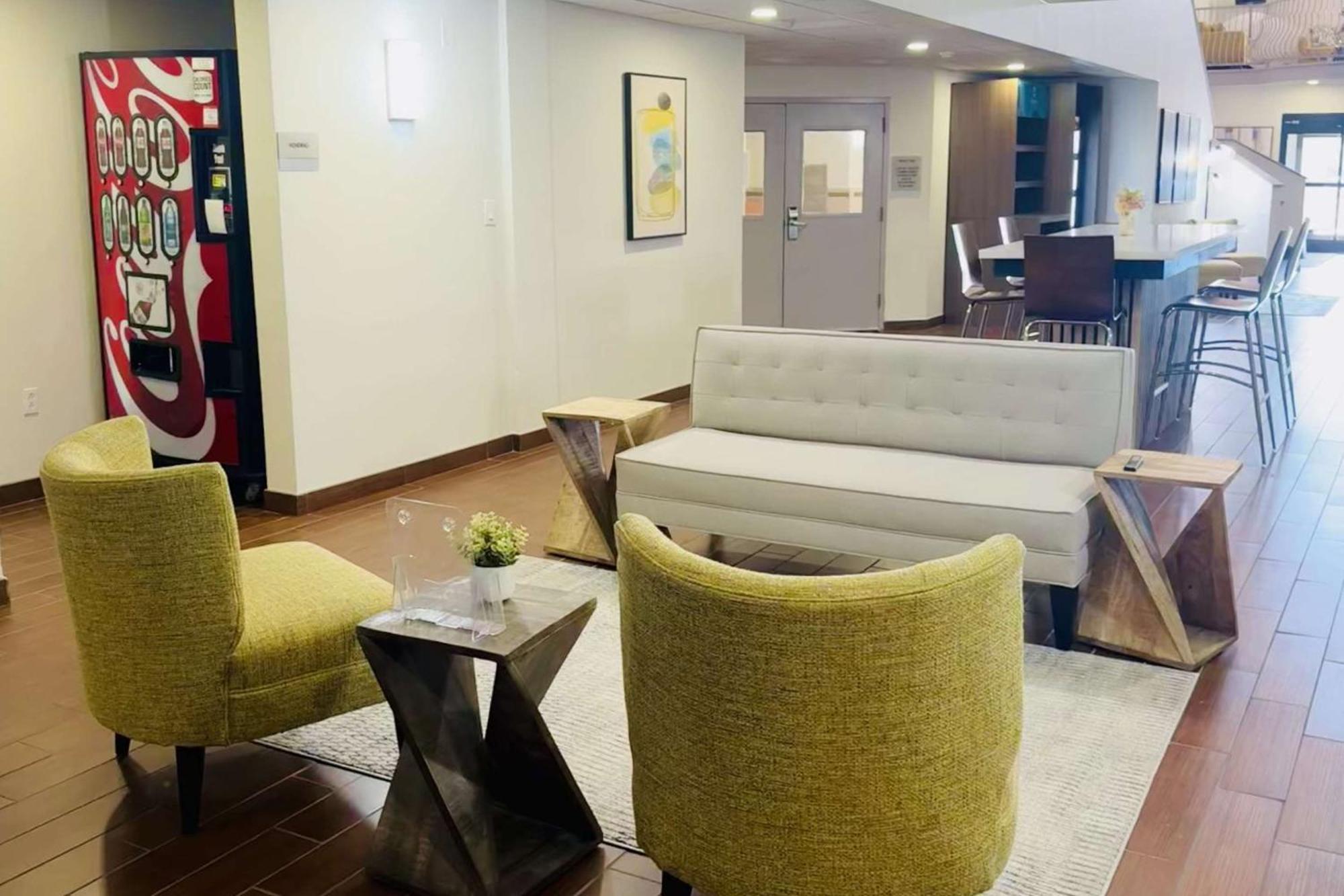 Clarion Pointe Albemarle Hotel Buitenkant foto