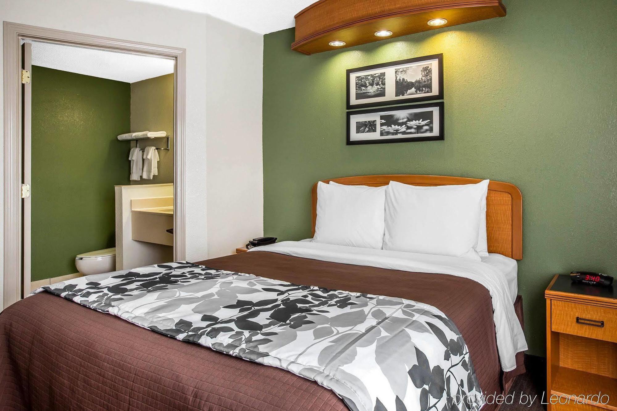 Clarion Pointe Albemarle Hotel Buitenkant foto